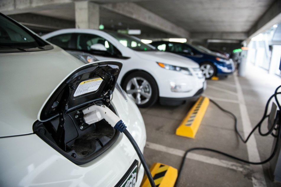 Is 2017 The Year To Update Your Fleet to Hybrid or Pure Electric?