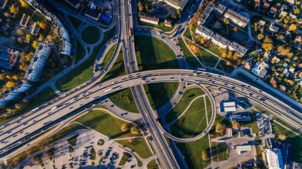 4 Essential Company Car Features in 2018